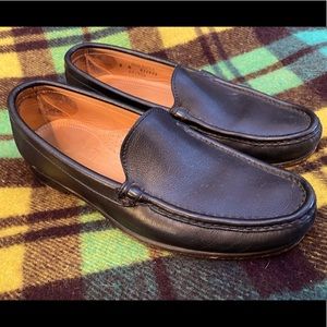 B.T. Wright  womens gorgeous black loafers size 8 shoes dress